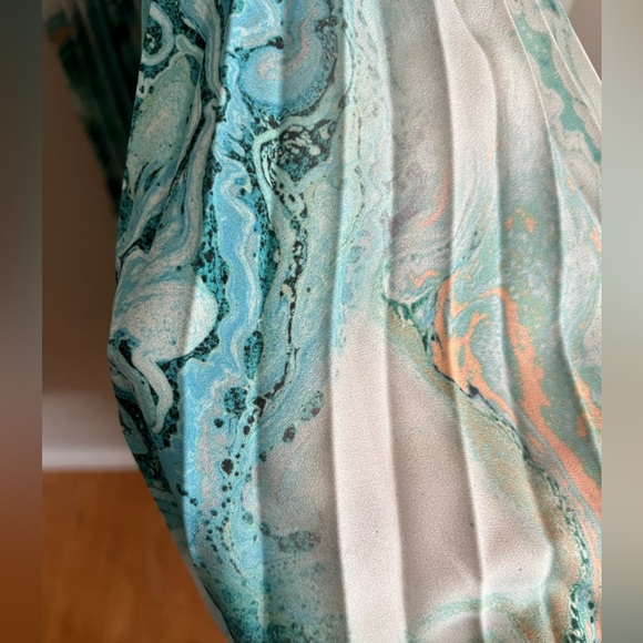 Closet pleated wrap dress - Picture 7 of 9